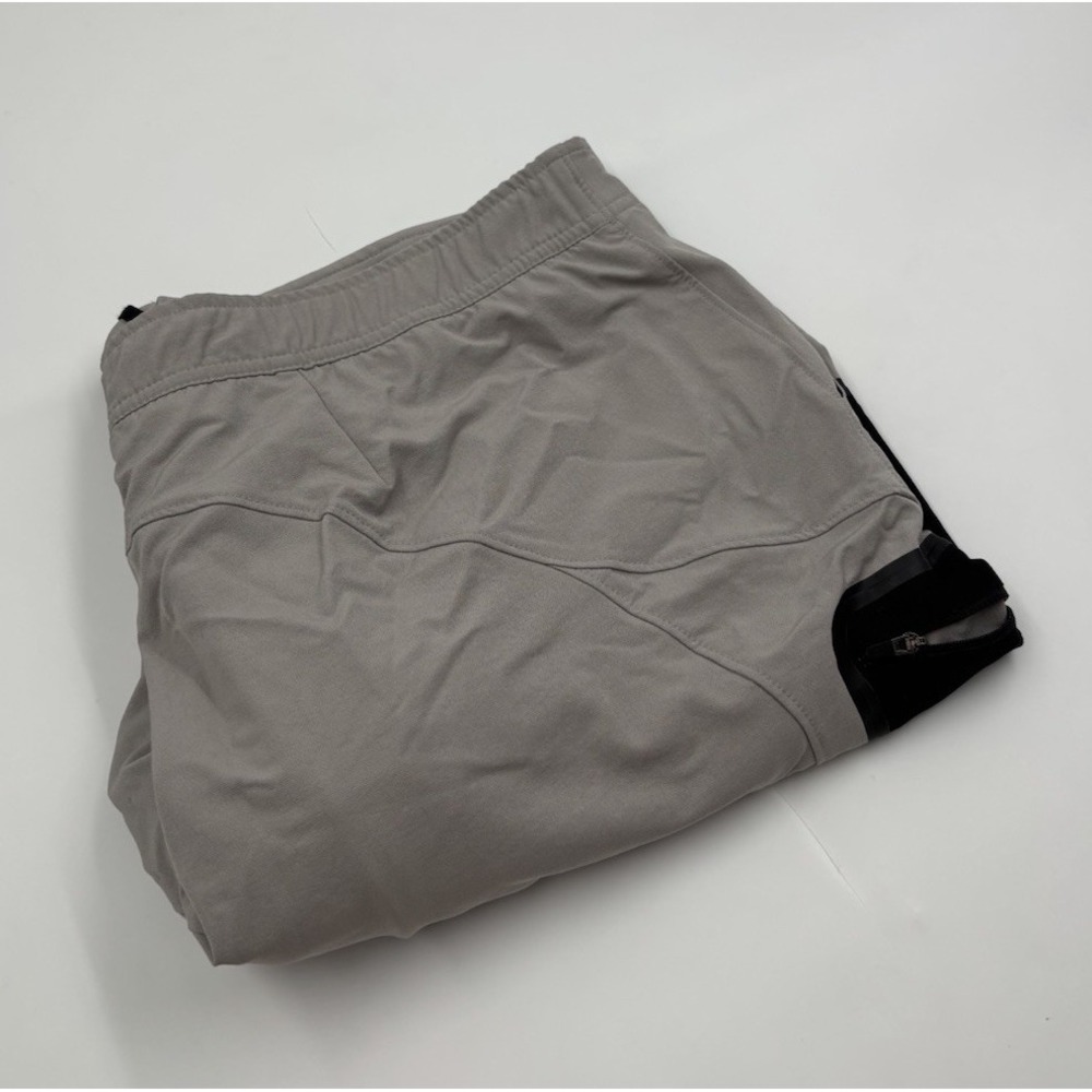 LL Bean Men's L Nylon Polyester Lined Padded Gray Athletic Shorts